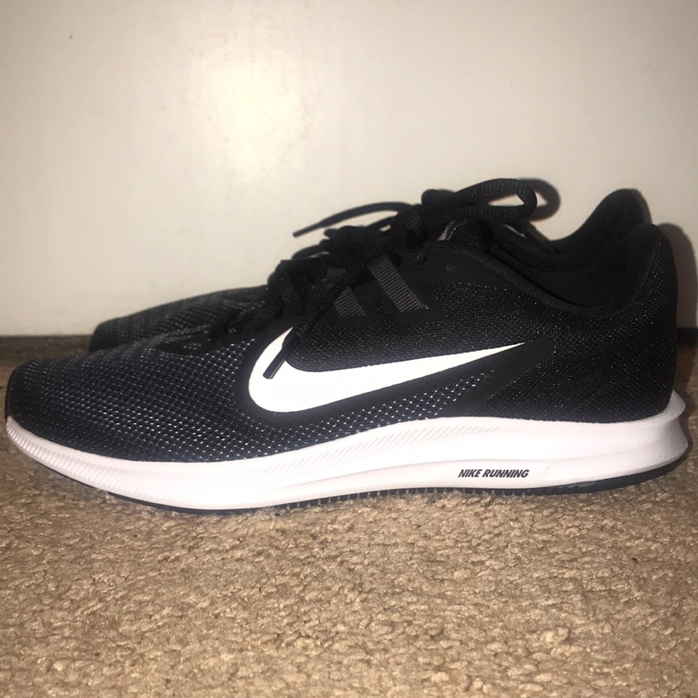 NEW Nike Downshifter Sneakers